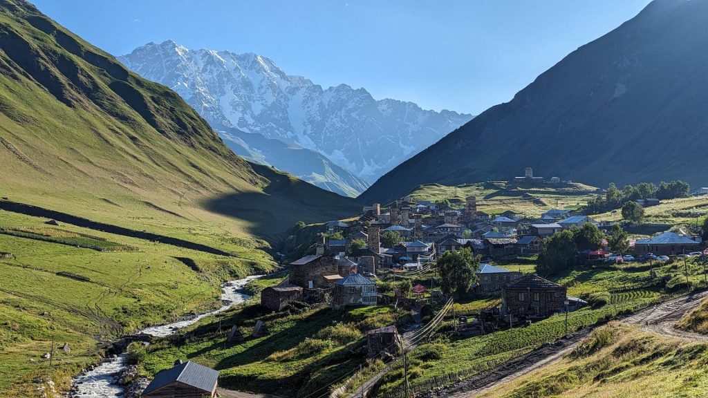 vista de Ushguli, destino final del trekking Mestia-ushguli