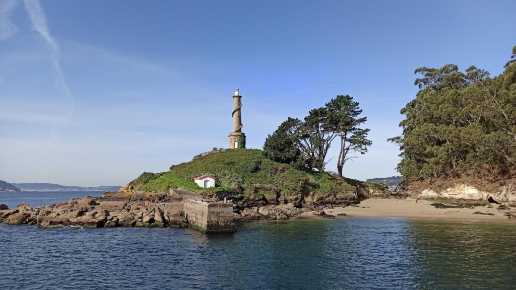 faro de Tenlo Chico, en la isla de Tambo